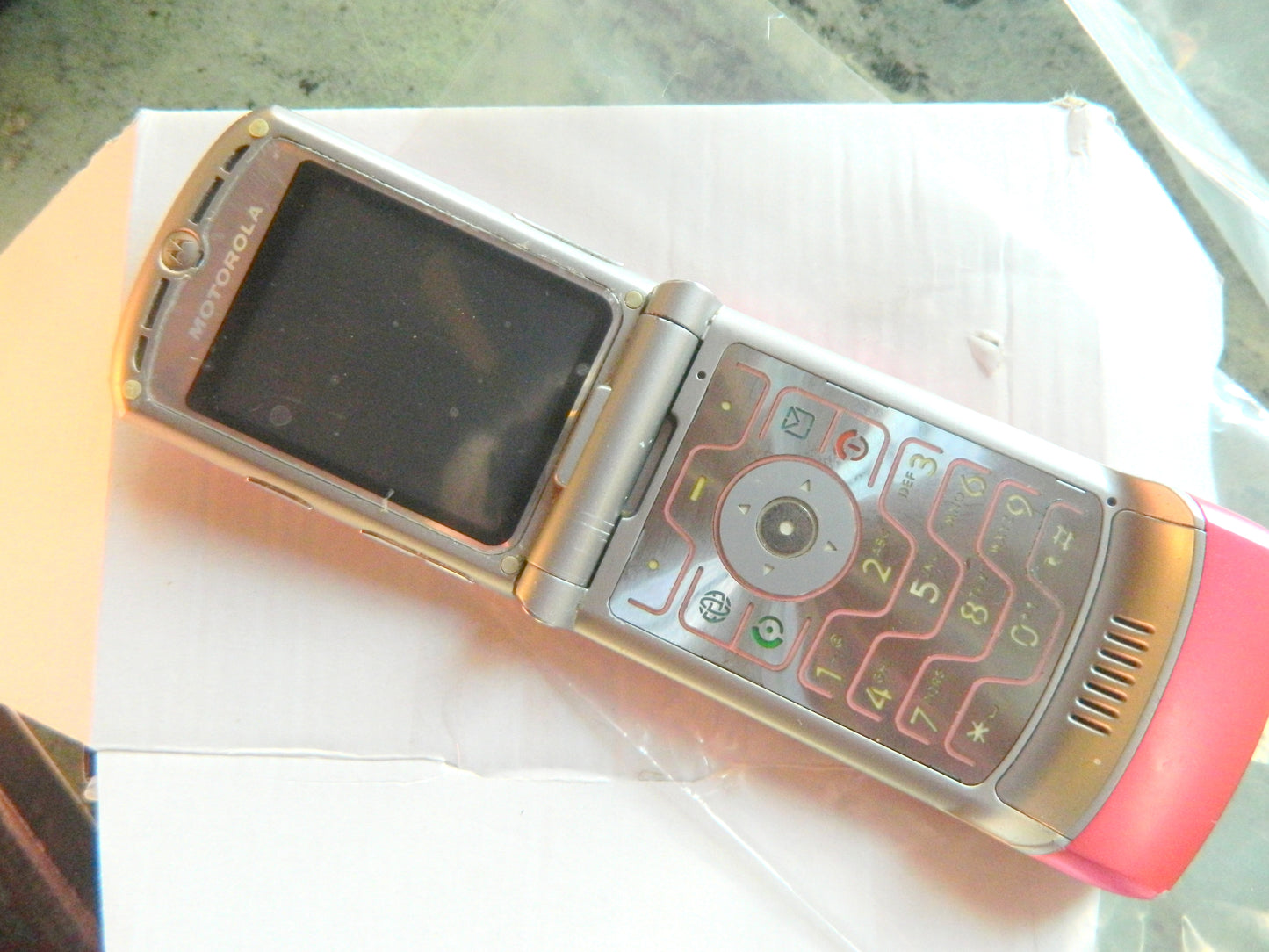 MOTOROLA RAZR V3 ROHS ROSE APPAREIL PHOTO BLUETOOTH