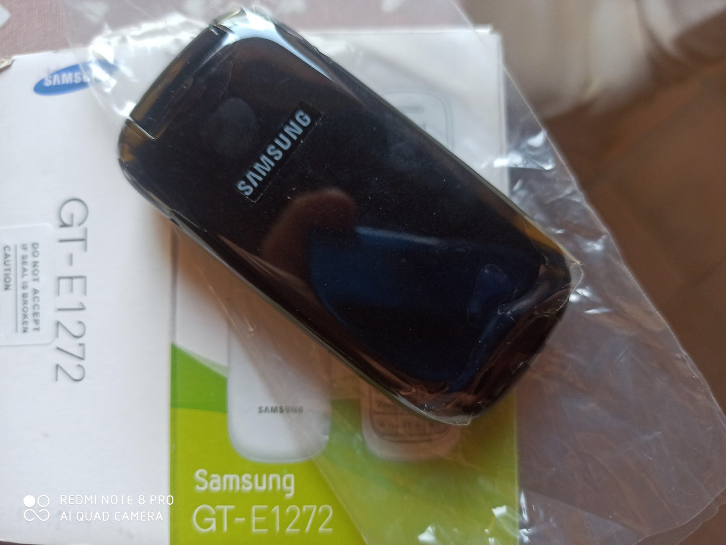 Telefono Cellulare SAMSUNG E1270 / E1272 NUOVO ORIGINALE